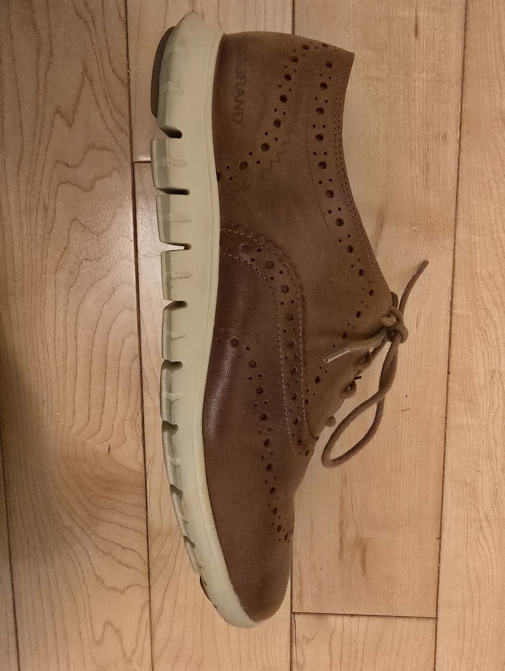 Cole Haan Zero Grand 8W Excellent Condtion